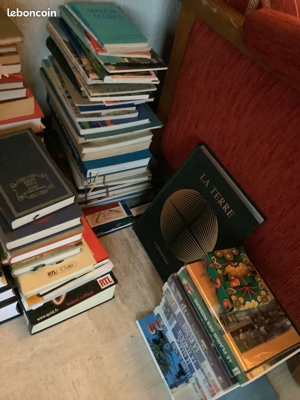 Lot d’environ 80 livres sur la médecine, la médecine douce, les régimes, le bien-être du corps, et sur différents lieux géographiques du monde…etc (image 16)