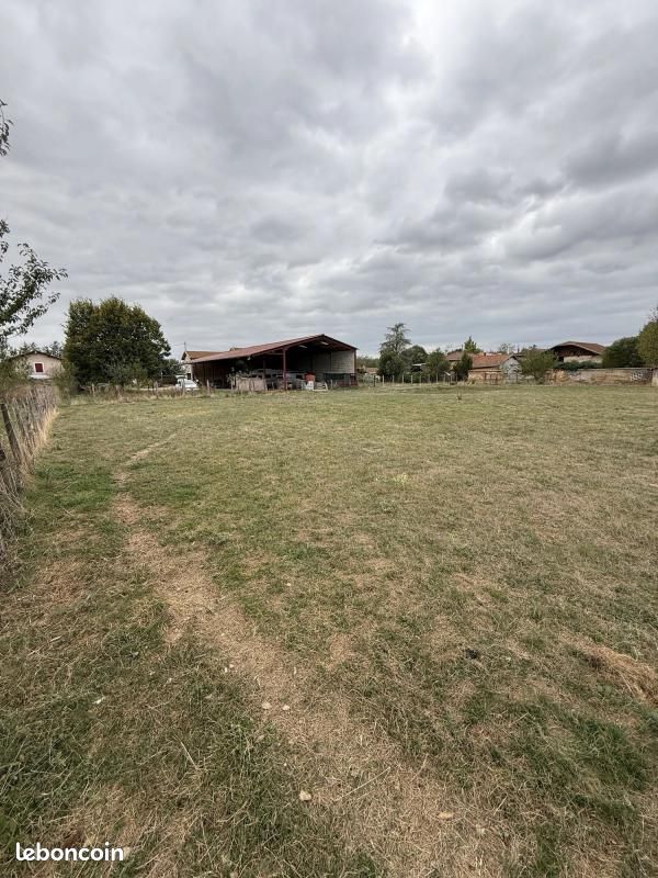 Terrain 456 m² · à Sardieu · 31 000 €