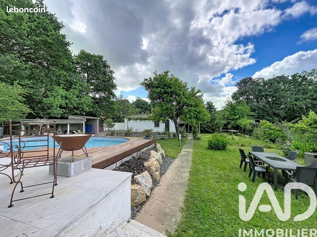 Maison 6 pièces 180 m² · à Basse-Goulaine · 180 m² · 489 500 €