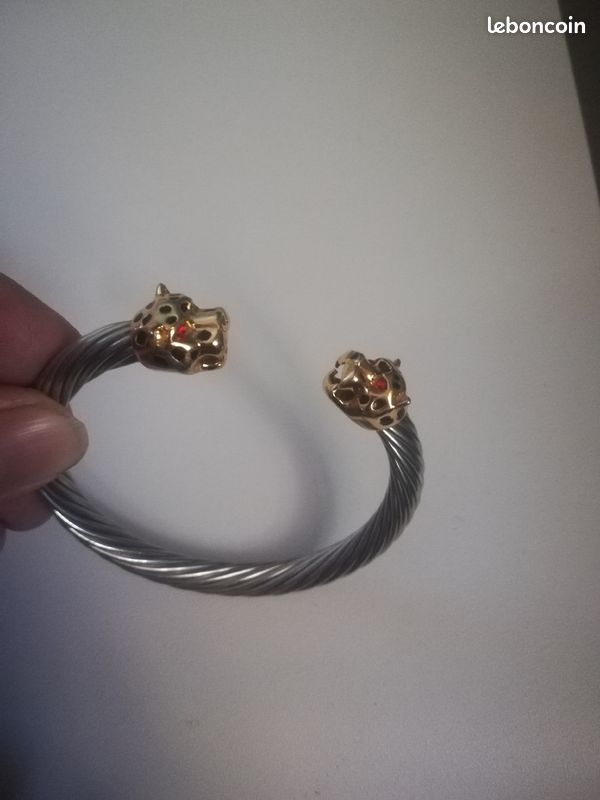 Bracelet (image 1)