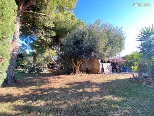 Terrain 750 m² CERS