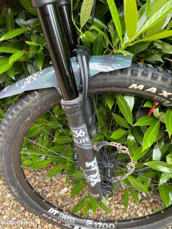 VTT Canyon Strive CF8 (image 2)