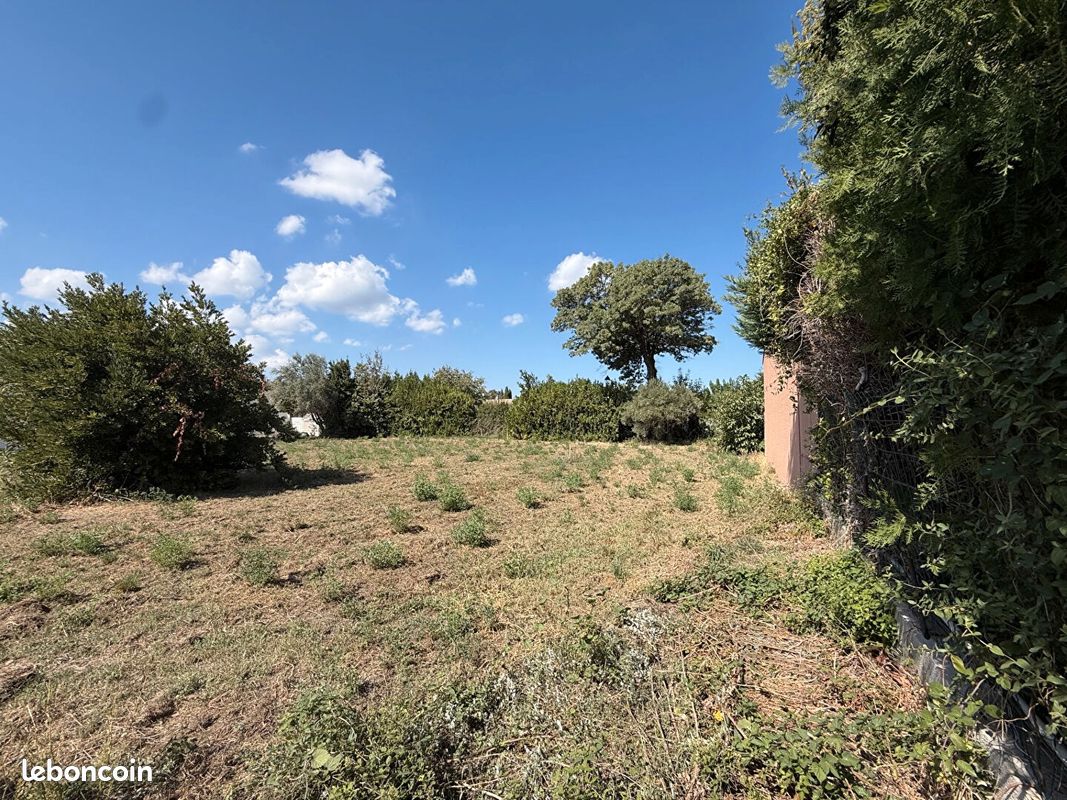 Terrain 463 m² · à Sénas · 463 m² · 162 000 €