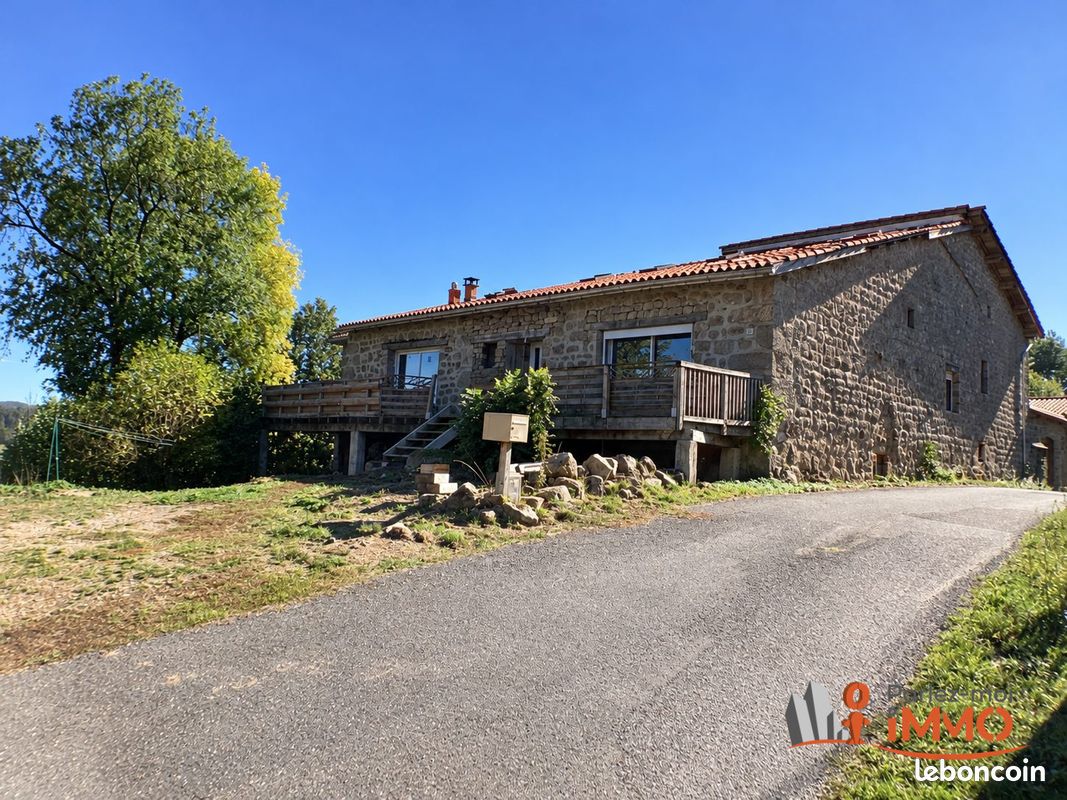 Maison 6 pièces 175 m² · à Estivareilles · 175 m² · 155 000 €