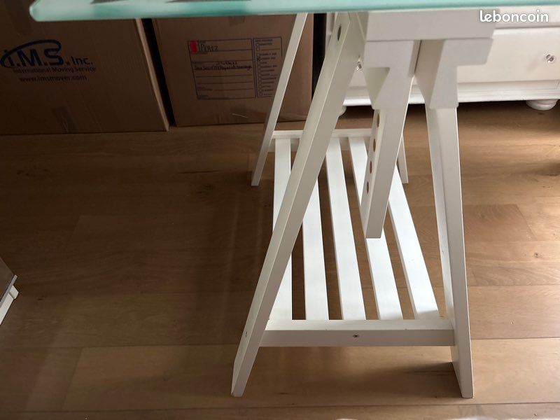 Bureau IKEA : plateau en verre trempé et un tréteau réglable IKEa (image 2)