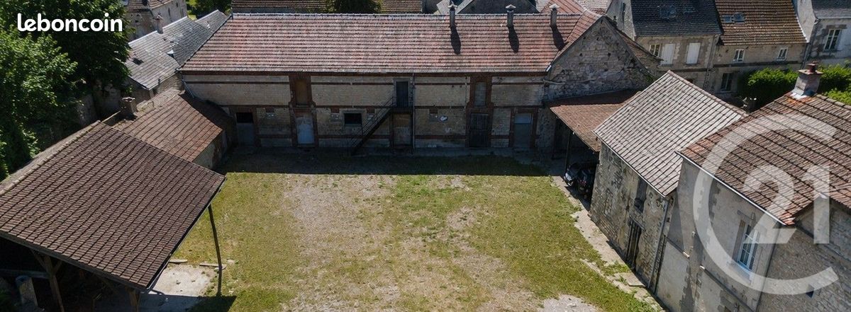 Immeuble 1556 m² · à Chambly · 1 556 m² · 735 000 €