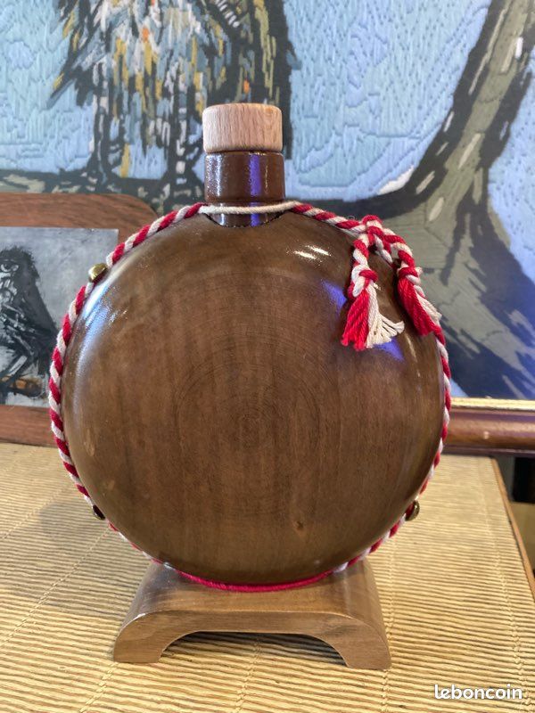 Bouteille en bois sculpté 50’s (image 2)