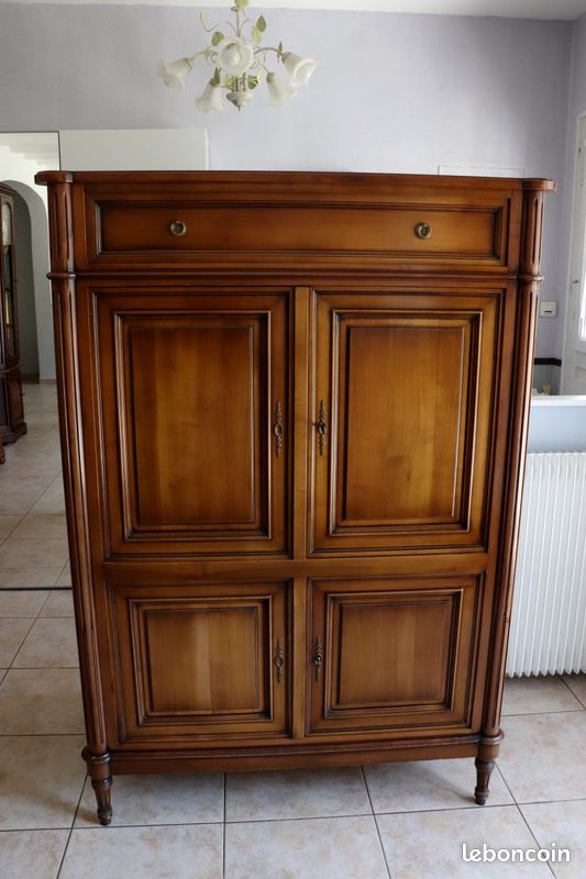 Très beau meuble de rangement en merisier massif style Louis XVI (image 2)