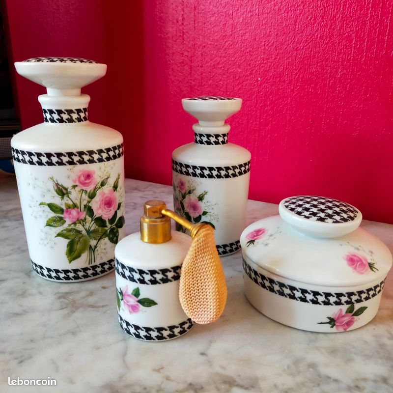 Garniture de coiffeuse (image 1)