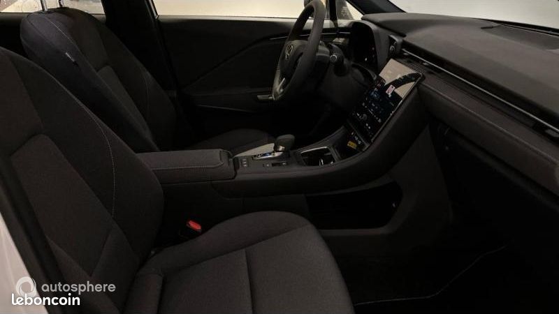 Lexus Lbx 1.5 136ch Business Plus 2WD MY26 (image 15)