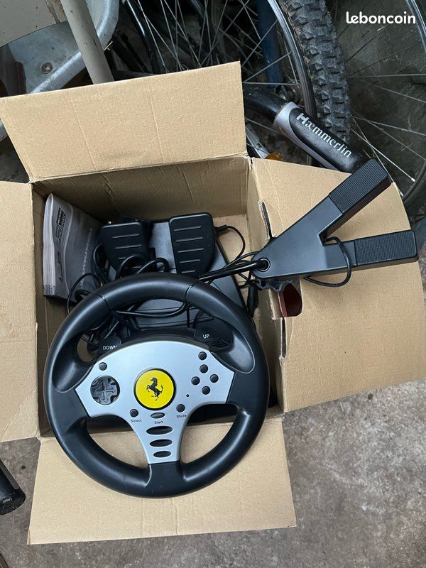Kit Volant FERRARI TRUSTMASTER vibrant (image 5)