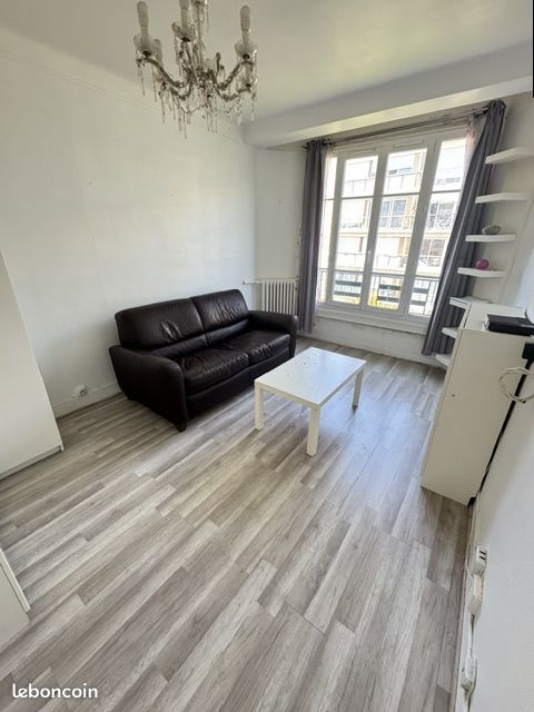 Appartement 1 pièce 22 m² · à Courbevoie · 22 m² · 975 €/mois