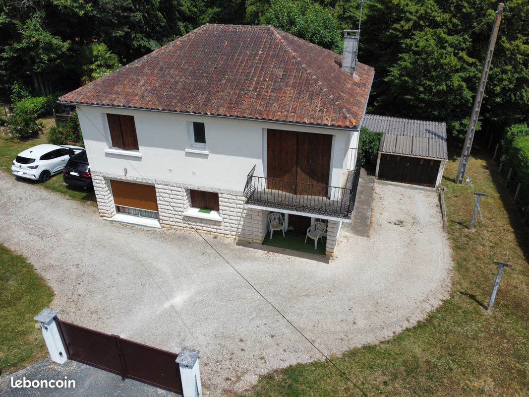 Maison 10 pièces 173 m² · à Annesse-Et-Beaulieu · 173 m² · 190 000 €