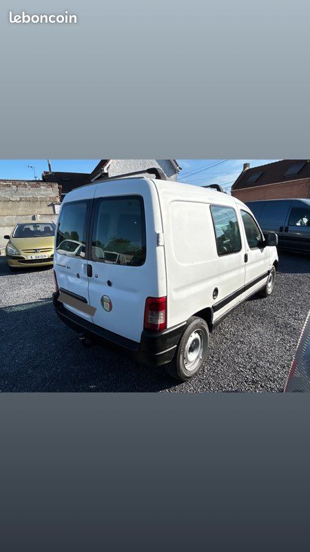 Peugeot Partner 1,6 HDI 90cv boîte 5 / utilitaire / attache remorque CT OK - de 6 Mois GARANTIE (image 5)