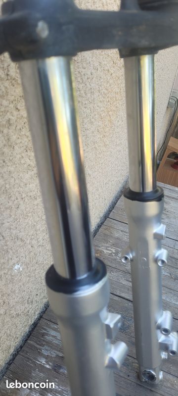 Fourche Kawasaki 500 GPZ en bon état de 1992 (image 3)