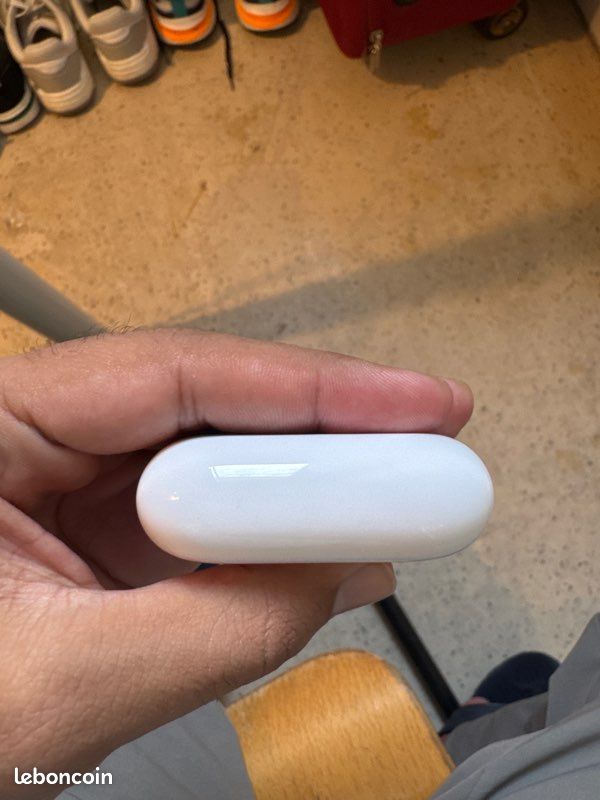 AirPods Pro 3 – Like New – 2 Months Old (image 4)