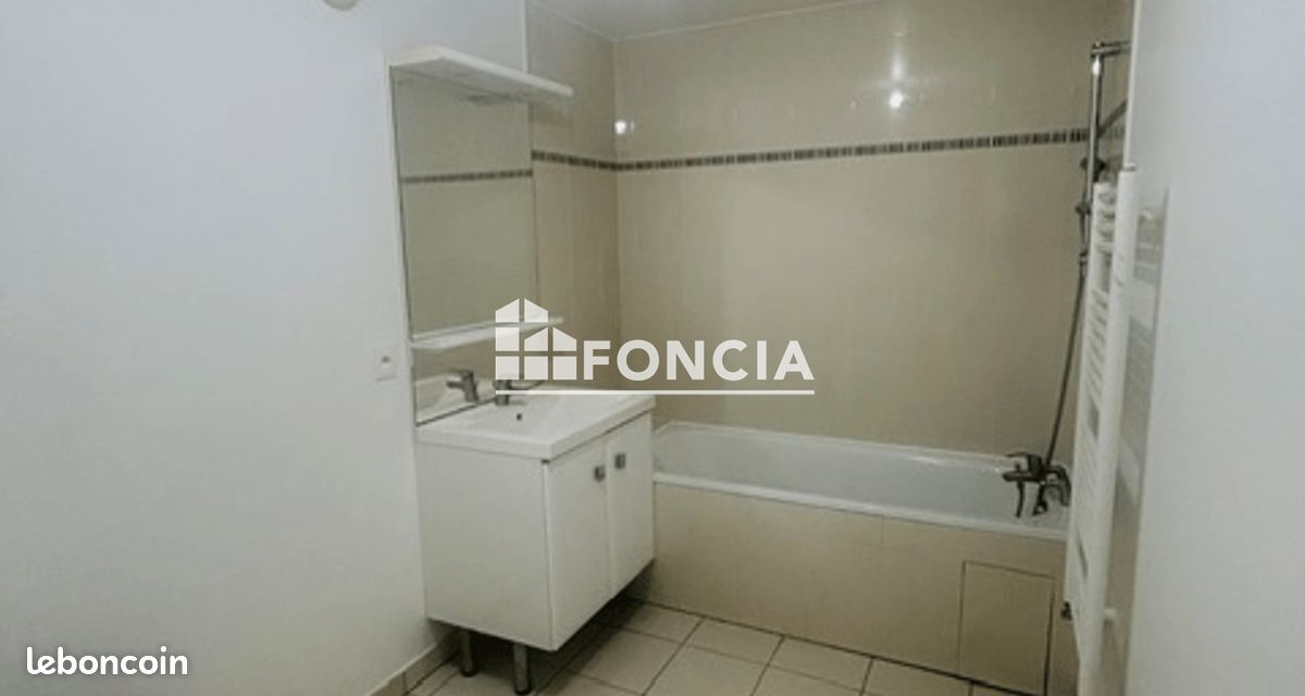Apartment (image 14)