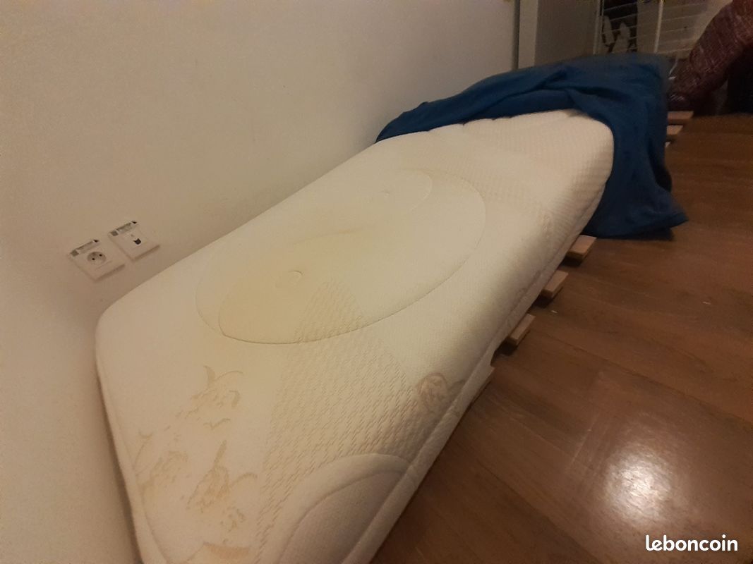 Très urgent vend matelas+ sommier tapisser négociable (image 1)