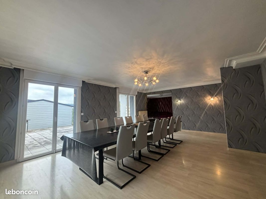 Maison 9 pièces 208 m² · à Nouzonville · 208 m² · 239 900 €