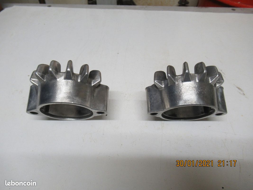 Ecrou de fixation d'échappement Moto de Ancienne (image 1)
