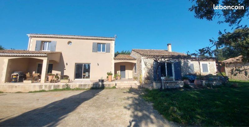 Maison 8 pièces 250 m² · à Eyragues · 250 m² · 780 000 €
