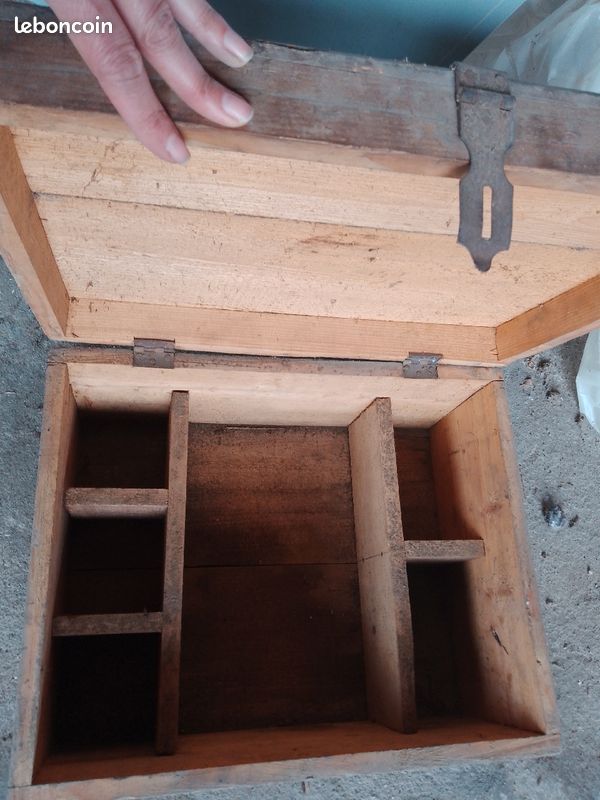 Coffre bois ancien (image 3)