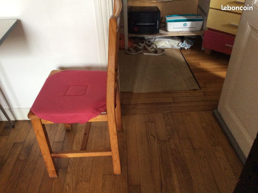 Lot de 4 chaises en bois vernis (image 1)