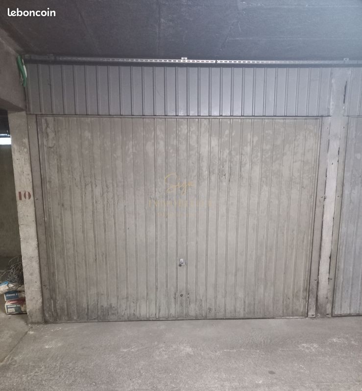 Parking 14 m² · à Marseille · 14 m² · 120 €/mois