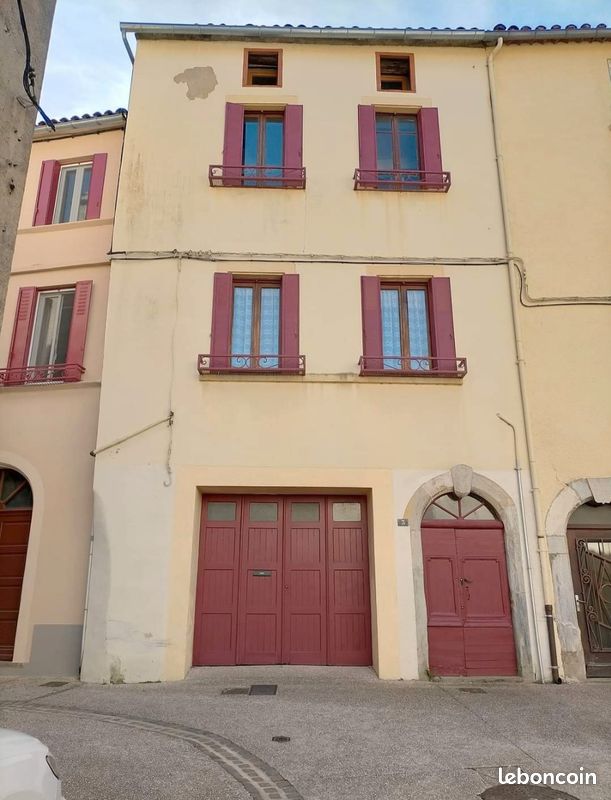 Immeuble 9 pièces 98 m² · à Saint-Pons-de-Thomières · 98 m² · 55 000 €