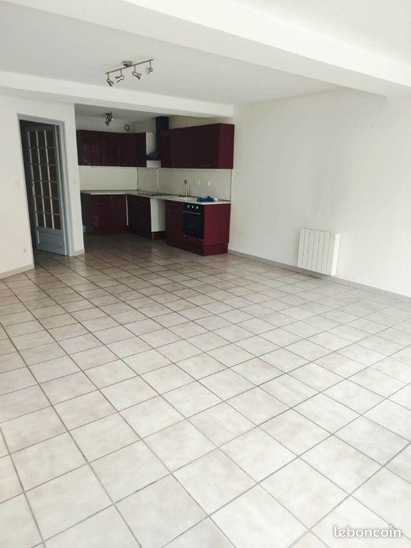 Appartement 3 pièces 100 m² · à Saint-Paul-en-Jarez · 100 m² · 620 €