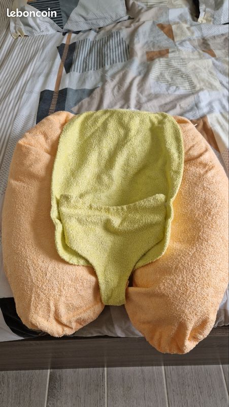 Coussin d'allaitement (image 1)