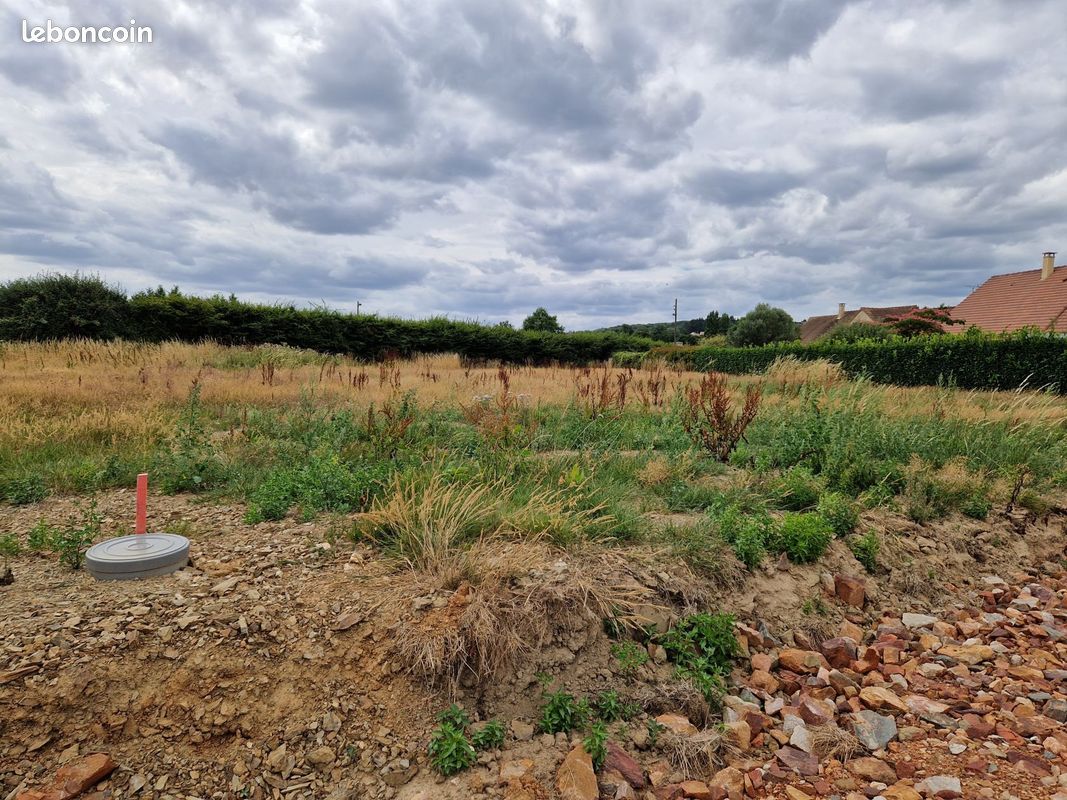 Terrain 617 m² · à Neufchâtel-en-Saosnois · 24 680 €