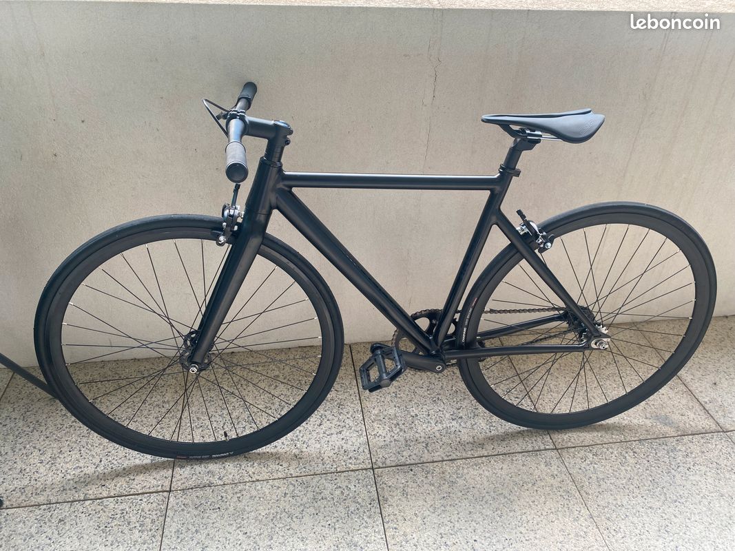 Vélo fixie santafixie raval matte black 30 mm Vélos