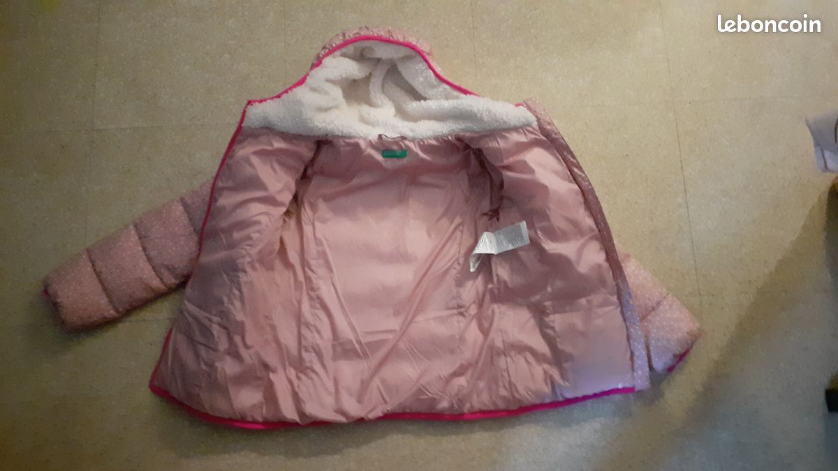 Doudoune benetton etat neuf fille 7/8 ans (image 3)