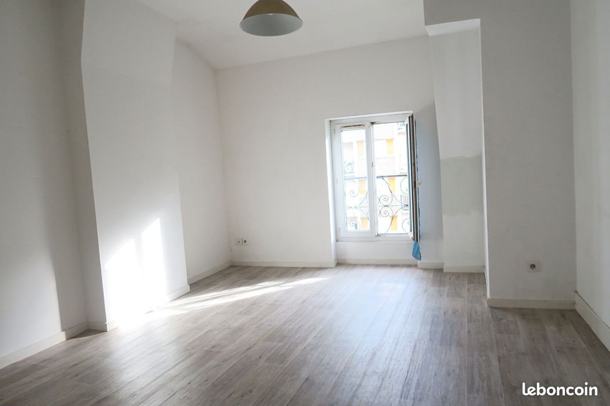 Appartement 2 pièces 48 m² · à Saint-Étienne · 48 m² · 45 000 €