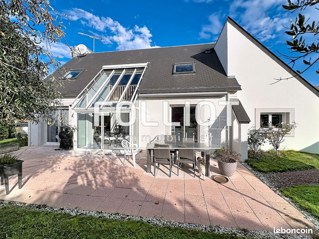 Maison 7 pièces 138 m² · à Saint-Georges-Montcocq · 138 m² · 305 000 €