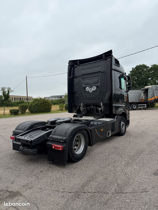 Vend camion poids lourd mercedes benz (image 2)