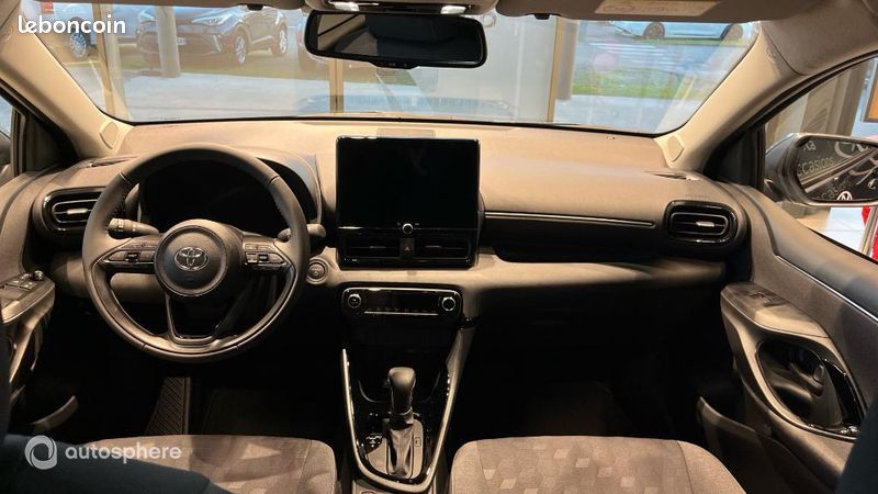 Toyota Yaris 116h Design 5p MY25 (image 11)