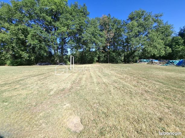 Terrain 1 056 m² Merignas