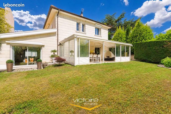 Maison 5 pièces 227 m² — 1