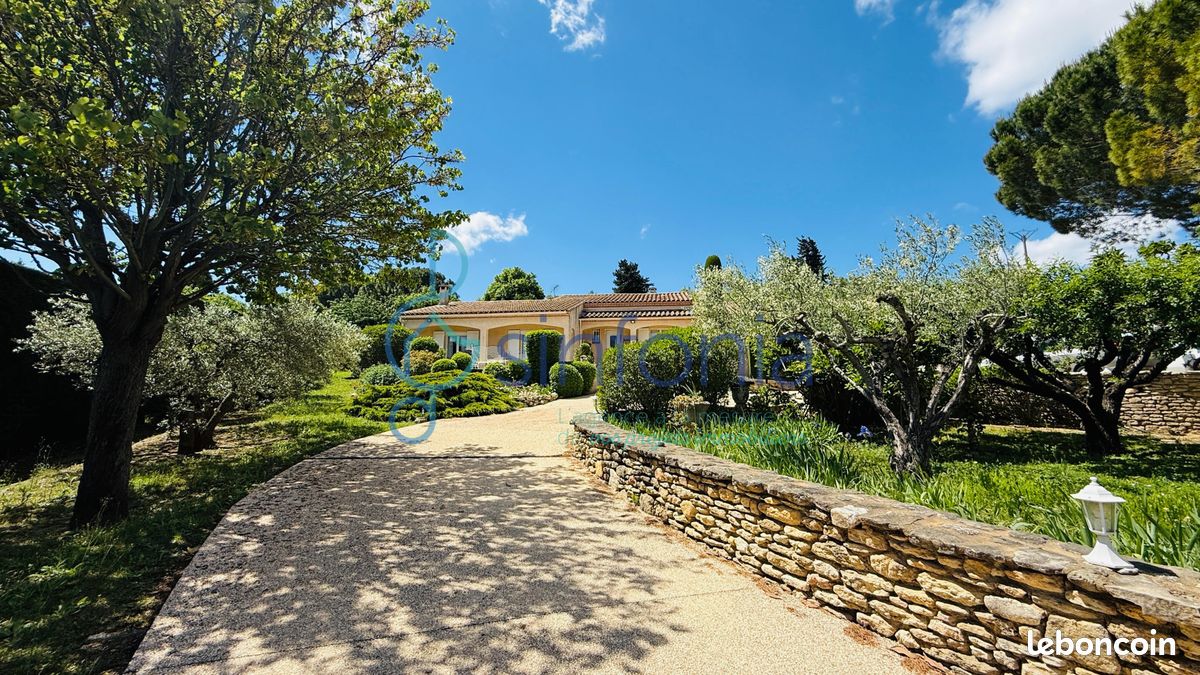 Maison 6 pièces 271 m² · à Sernhac · 271 m² · 640 000 €