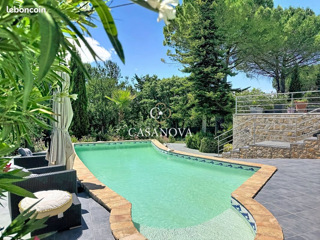 Maison 13 pièces 290 m² · à La Boissière · 290 m² · 845 000 €