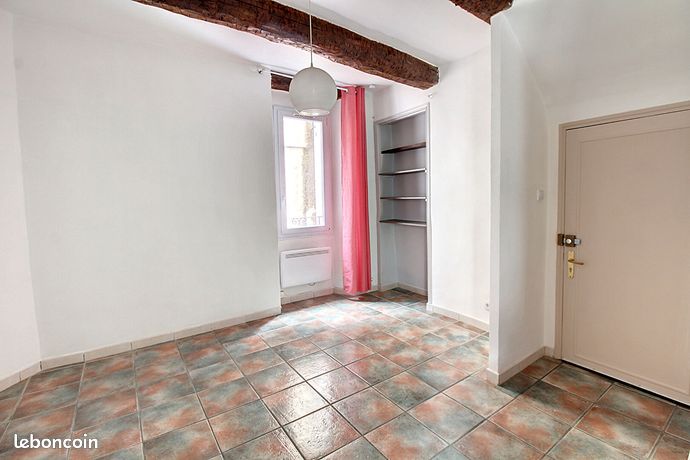 Studio 1 pièce 19 m²