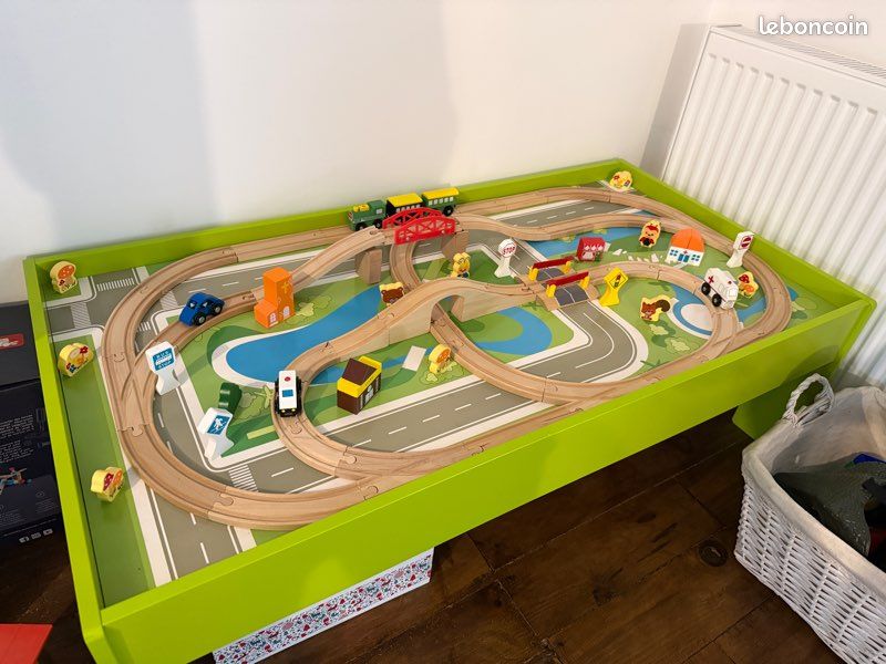 Table de jeu Petit train en bois (image 3)