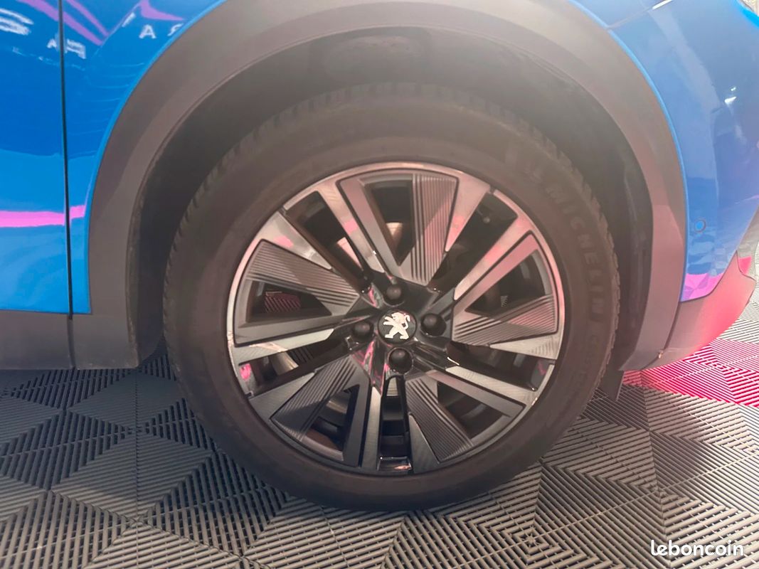 PEUGEOT 2008 BlueHDi 130 S&S EAT8 GT Pack* ENTRETIEN COMPLET + TOIT PANORAMIQUE + ATTELAGE (image 13)