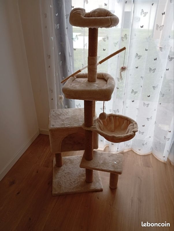 Arbre á chat (image 1)
