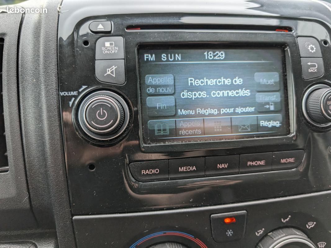 Peugeot Boxer FOURGON TOLE 330 L2H2 BLUEHDI 130 S&S PREMIUM PACK (image 18)