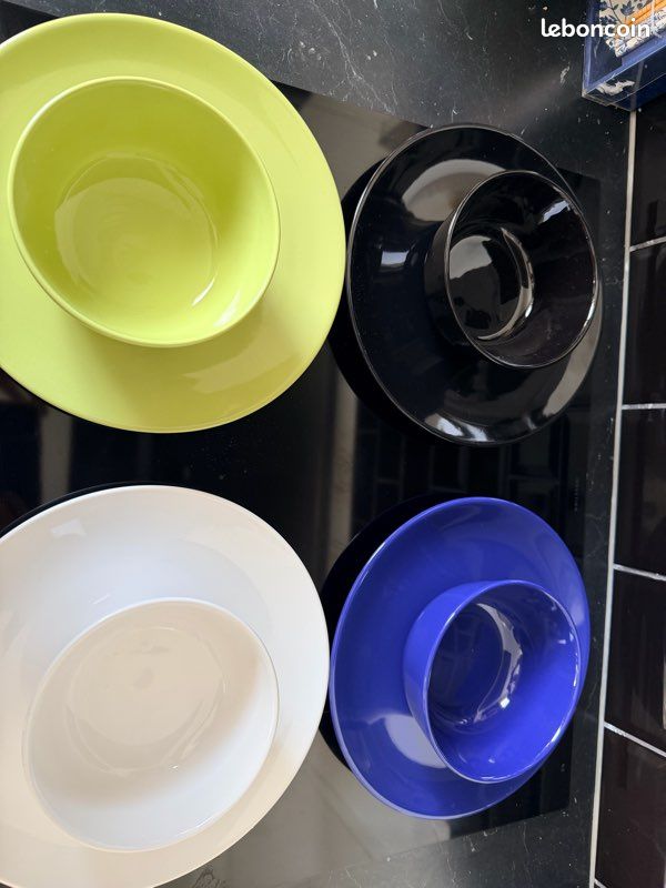 Vaisselle (assiettes et bols) (image 1)