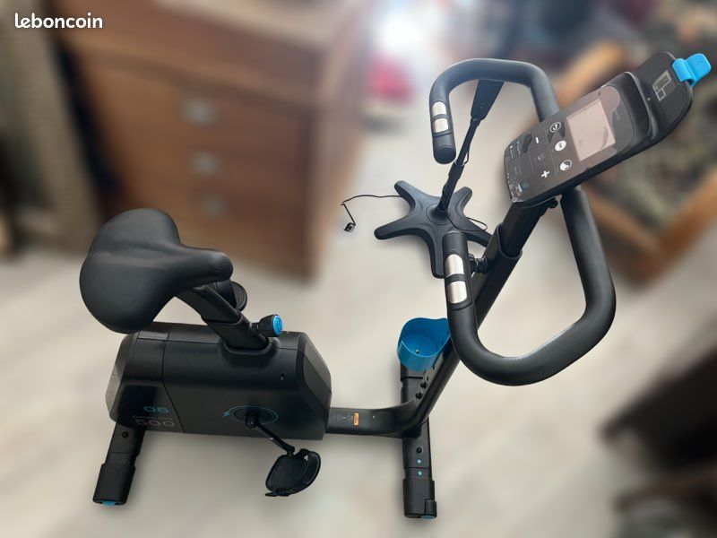 Vélo d'appartement connecté Domyos EB 500 – excellent état Vélos