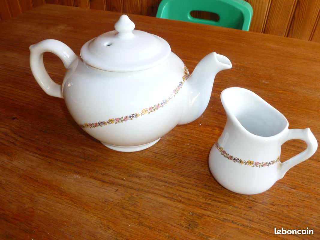 Ensemble théière plus pot à lait (image 1)